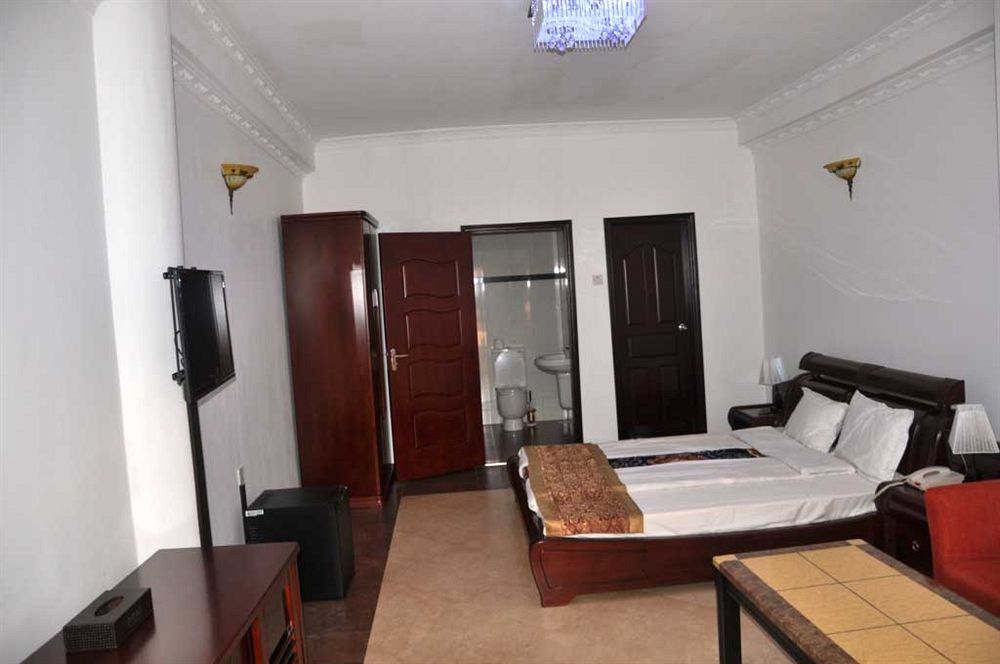 Biraj International Hotel Kampala Exterior photo