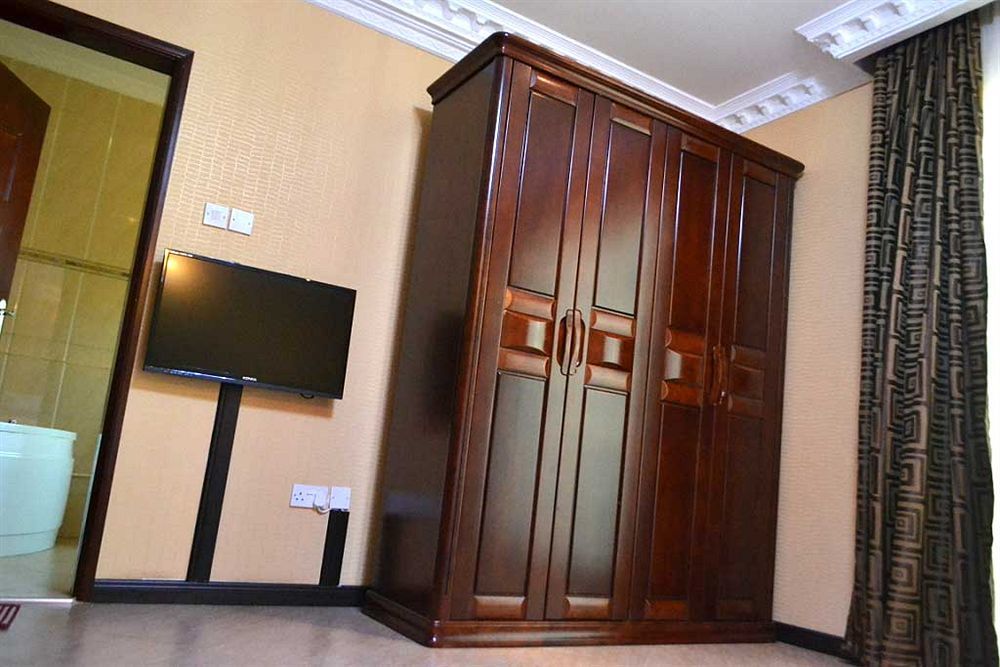 Biraj International Hotel Kampala Exterior photo