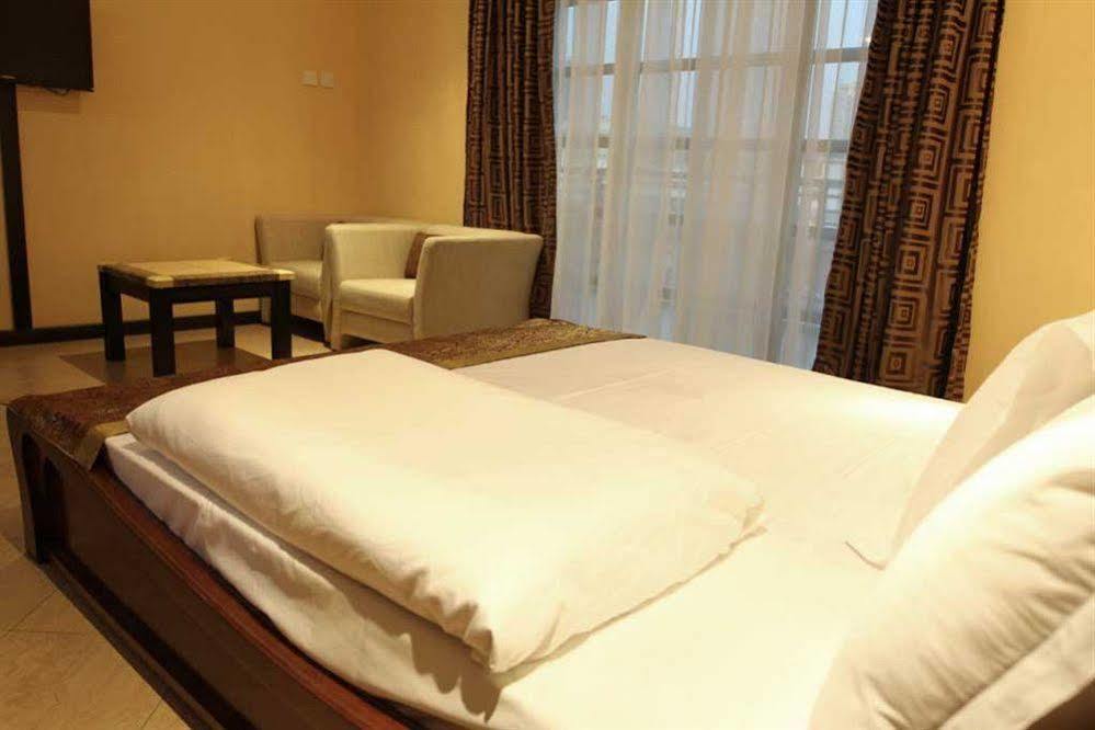 Biraj International Hotel Kampala Exterior photo